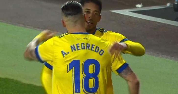 瓦伦西亚客场绝平,积分榜逐渐攀升的简单介绍 瓦伦西亚客场绝平,积分榜逐渐攀升的简单介绍