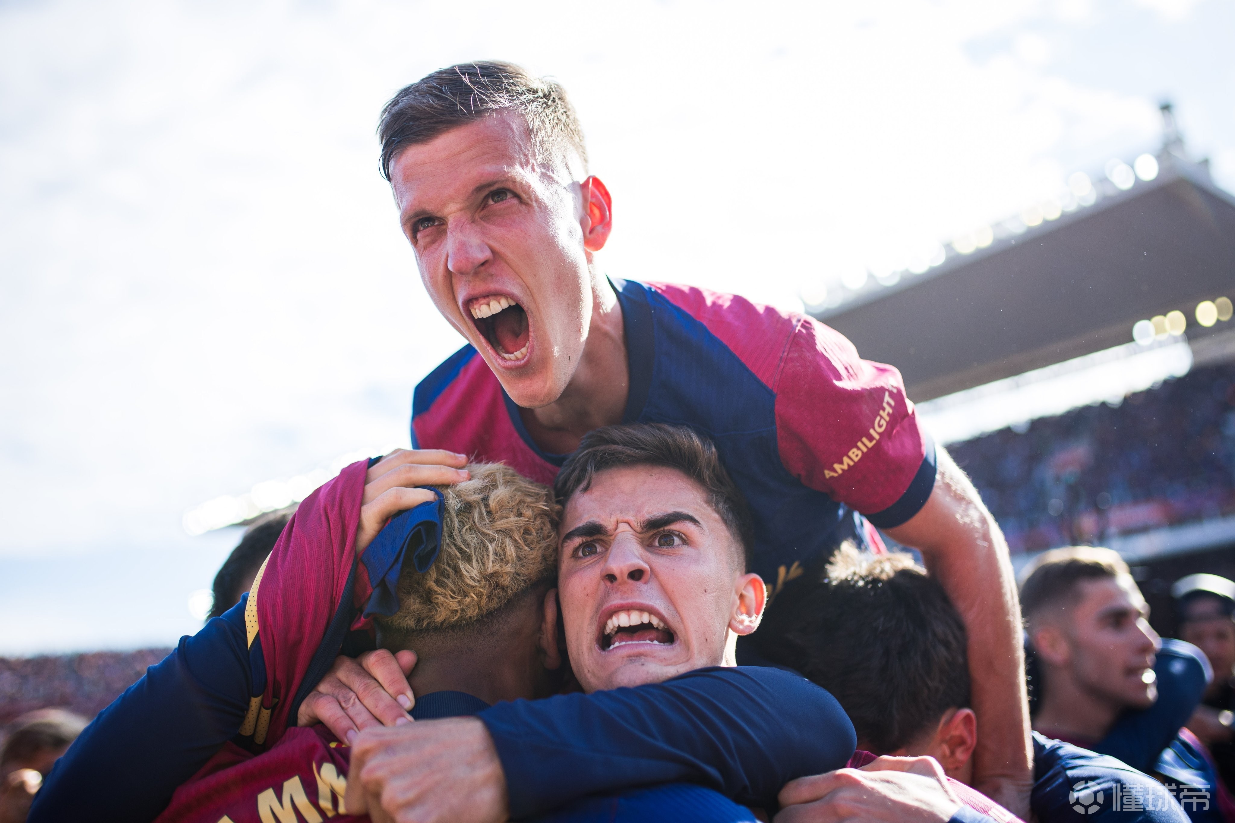 德甲豪门签下当红射手,球迷狂欢声不断的简单介绍 德甲豪门签下当红射手,球迷狂欢声不断的简单介绍