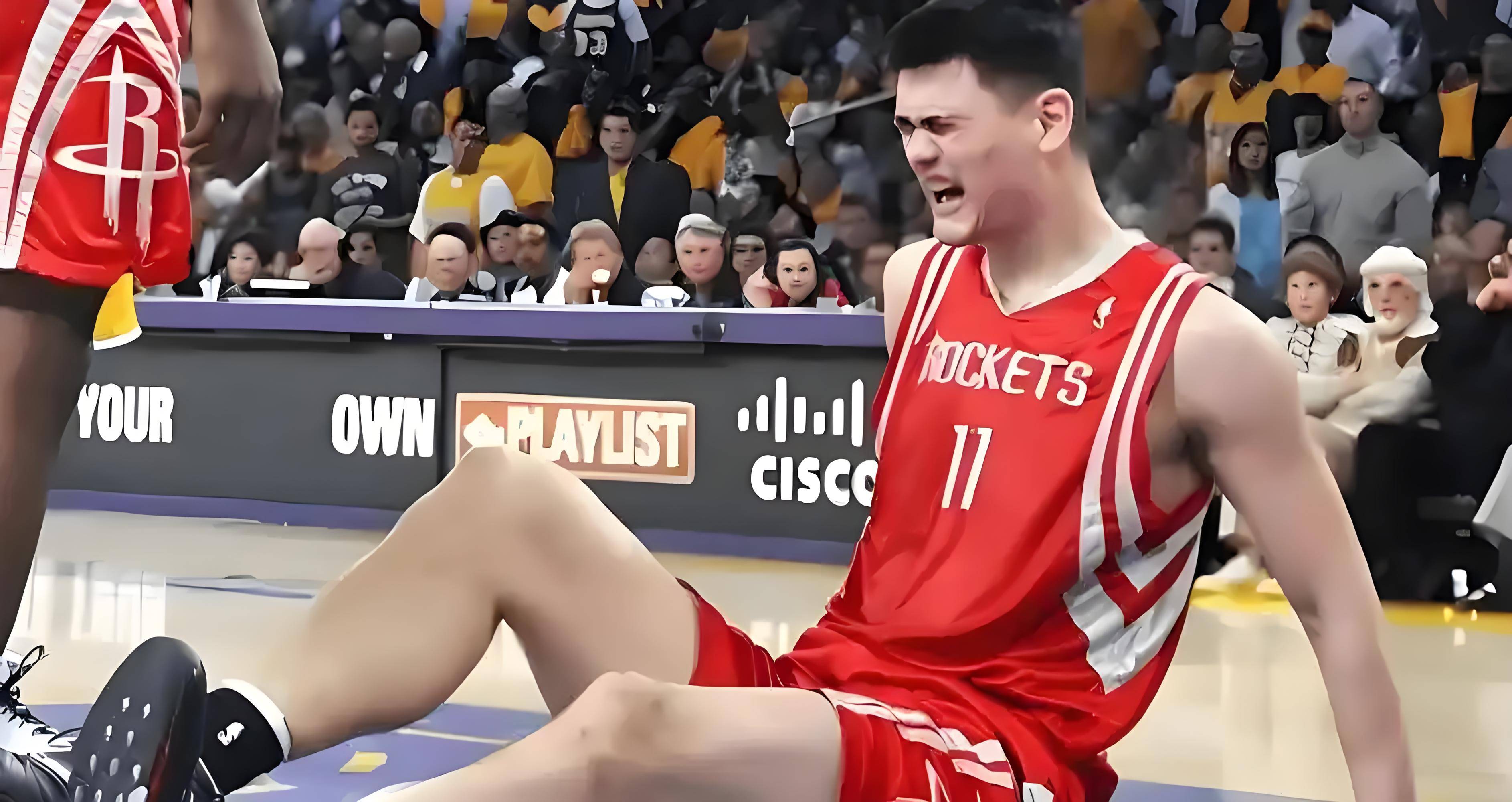 姚明带领篮球明星赛场,球迷欢呼雀跃 姚明带领篮球明星赛场,球迷欢呼雀跃