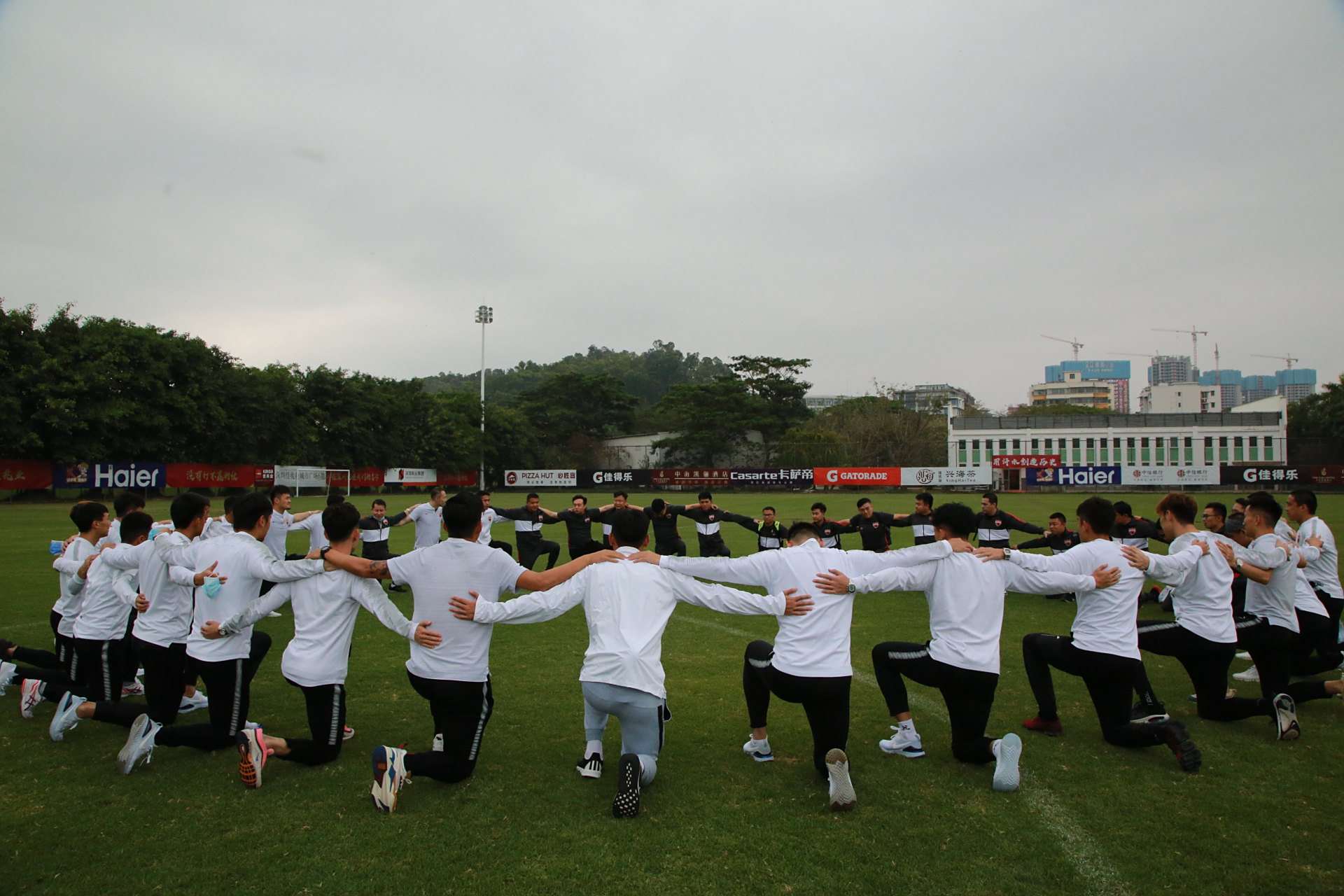 包含深圳佳兆业球队经过全队努力,实现胜利的词条 包含深圳佳兆业球队经过全队努力,实现胜利的词条