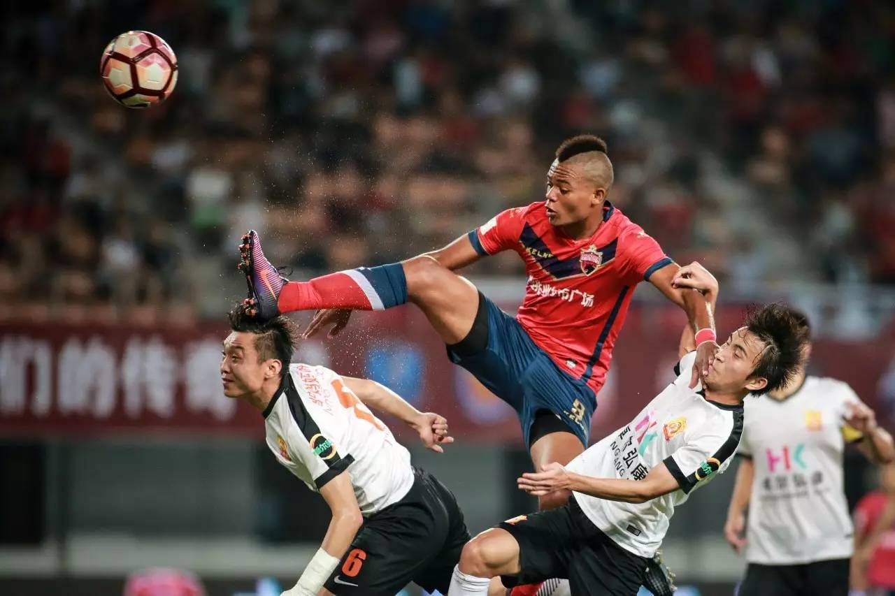 包含深圳佳兆业球队经过全队努力,实现胜利的词条 包含深圳佳兆业球队经过全队努力,实现胜利的词条