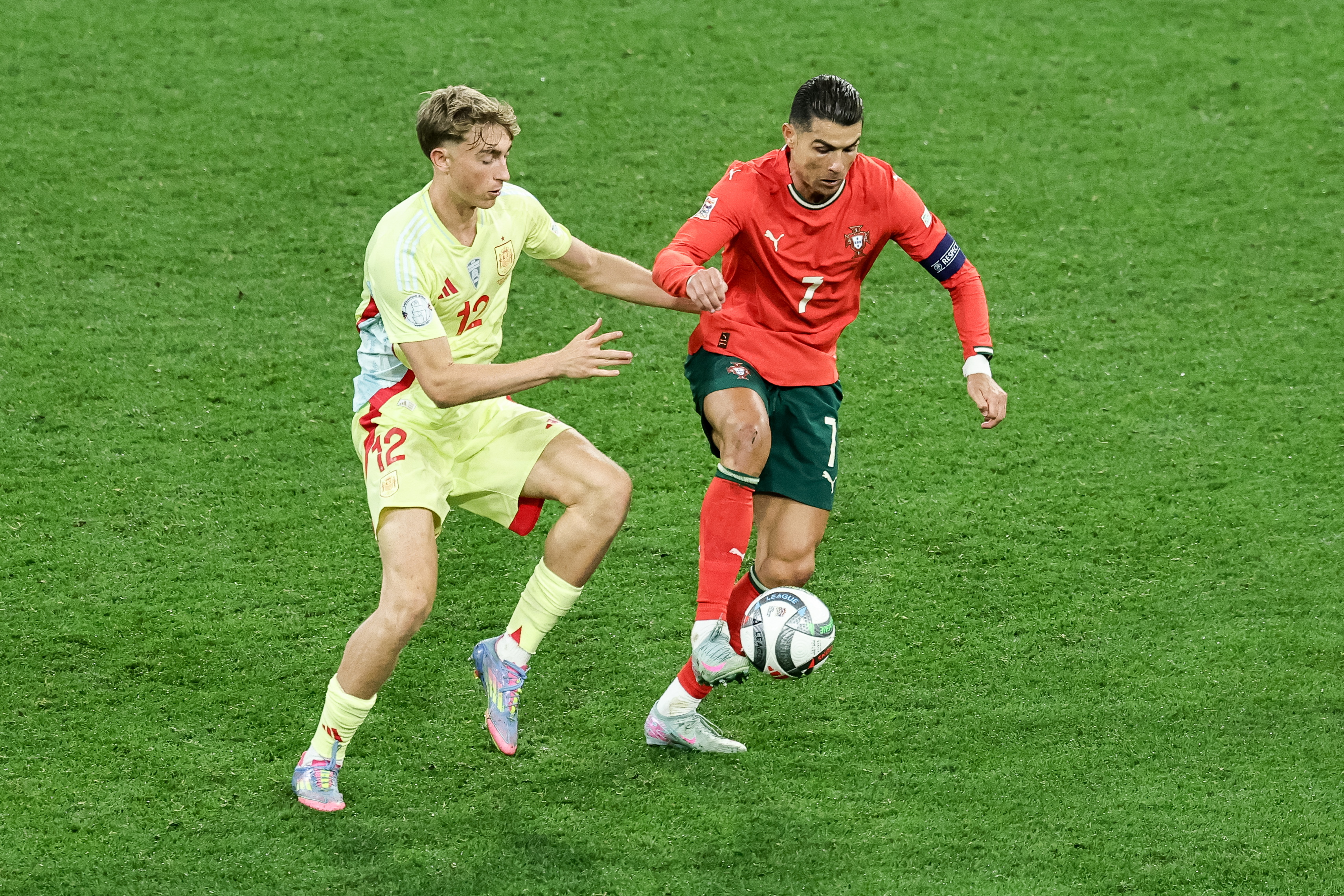 包含葡萄牙队连败两场,欧预赛前景蒙上阴影的词条 包含葡萄牙队连败两场,欧预赛前景蒙上阴影的词条