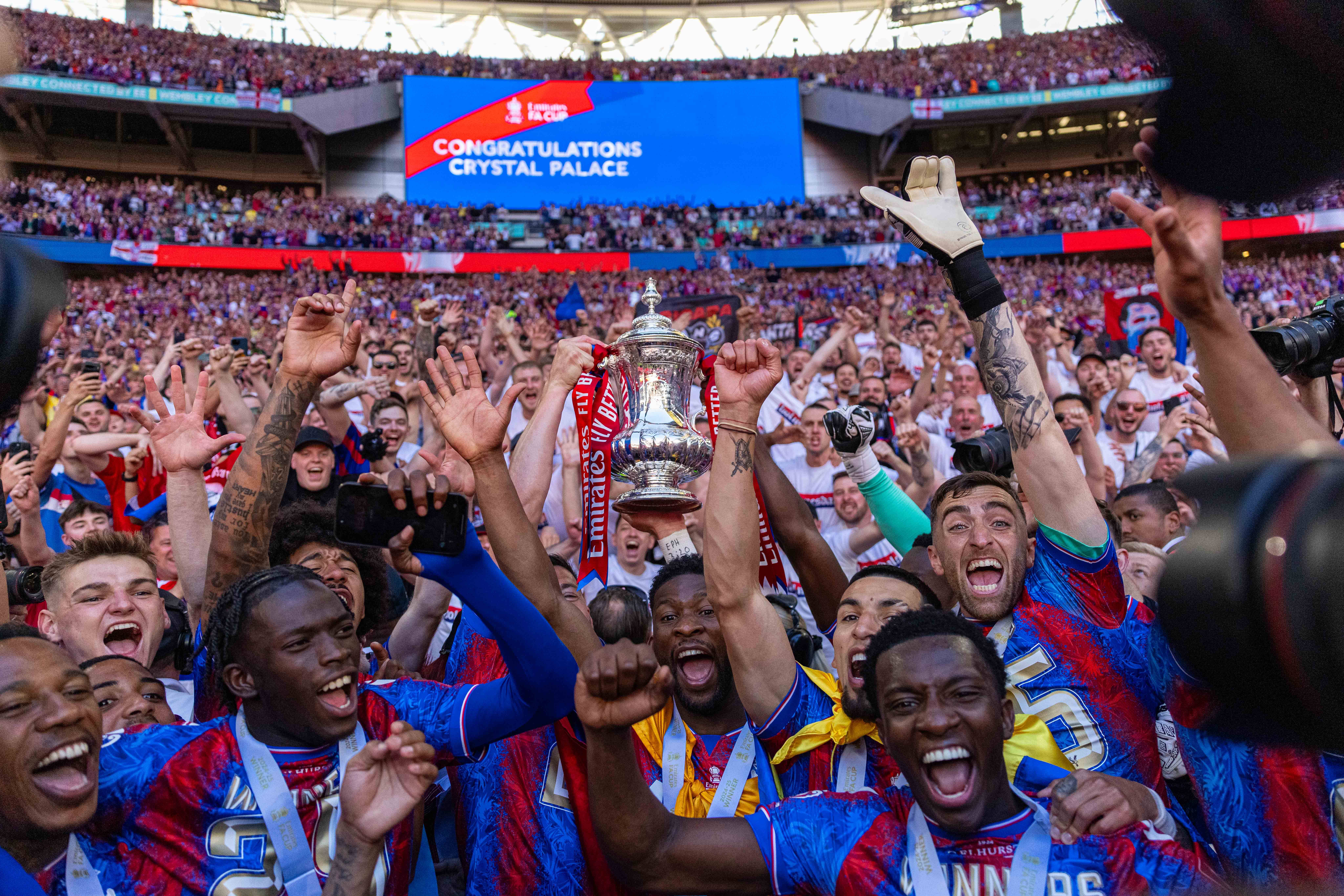 精彩绝伦的比赛,球队表现出色获胜 精彩绝伦的比赛,球队表现出色获胜