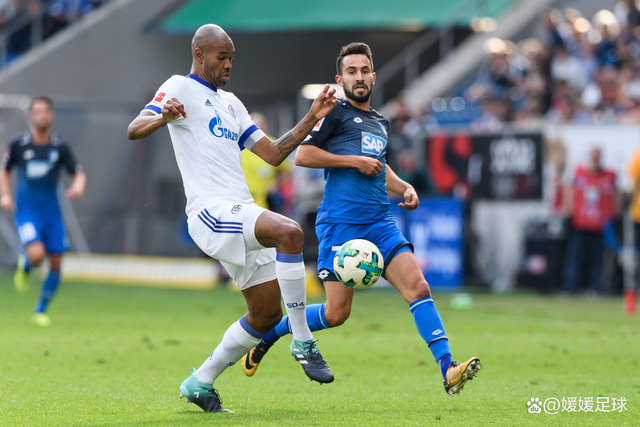 沙尔克04客场逆袭，取得关键胜利